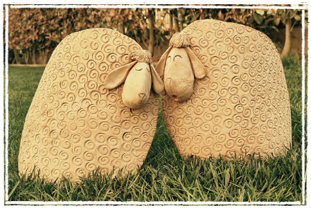 pecore in ceramica color terracotta